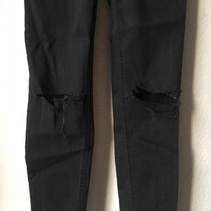 GRLFRND Jeans - GRLFRND Rip-Knee Kendal Skinny Jeans GRLFRND Jeans - GRLFRND Rip-Knee Kendal Skinny Jeans